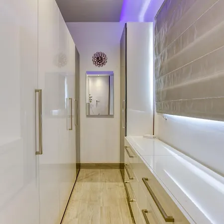 Spacious 4br With Private Pool, Parking & Bbq By 360 Estates