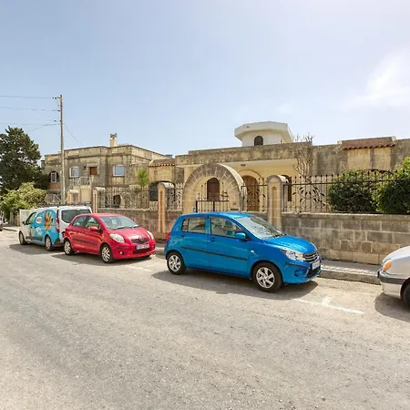 Spacious 4br With Private Pool, Parking & Bbq By 360 Estates 아타드