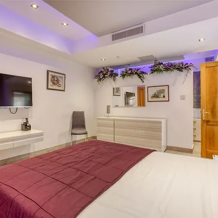 빌라 Spacious 4br With Private Pool, Parking & Bbq By 360 Estates *