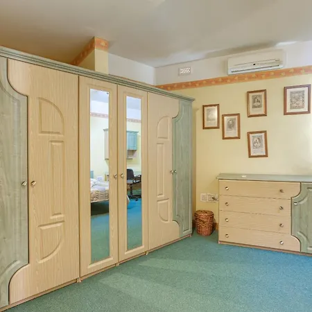 빌라 Spacious 4br With Private Pool, Parking & Bbq By 360 Estates *