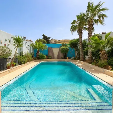 Spacious 4br With Private Pool, Parking & Bbq By 360 Estates Villa