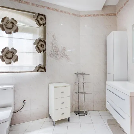 ヴィラ Spacious 4br With Private Pool, Parking & Bbq By 360 Estates