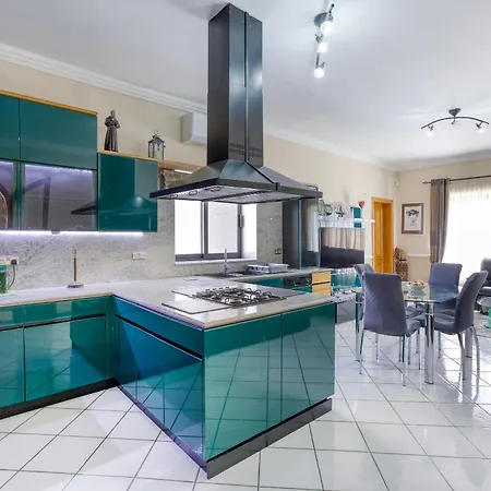 Vila Spacious 4br With Private Pool, Parking & Bbq By 360 Estates *