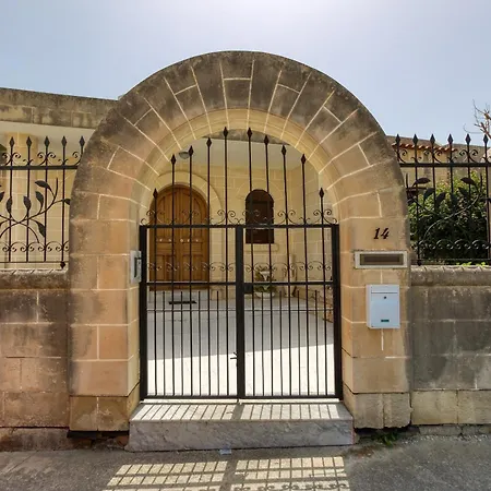 Spacious 4br With Private Pool, Parking & Bbq By 360 Estates ヴィラ *