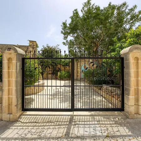 Spacious 4br With Private Pool, Parking & Bbq By 360 Estates Attard
