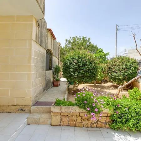 Spacious 4br With Private Pool, Parking & Bbq By 360 Estates * Attard