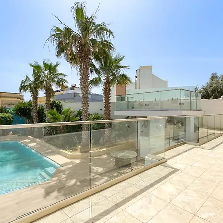 Spacious 4br With Private Pool, Parking & Bbq By 360 Estates Villa *