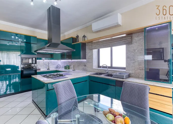 Spacious 4br With Private Pool, Parking & Bbq By 360 Estates Villa