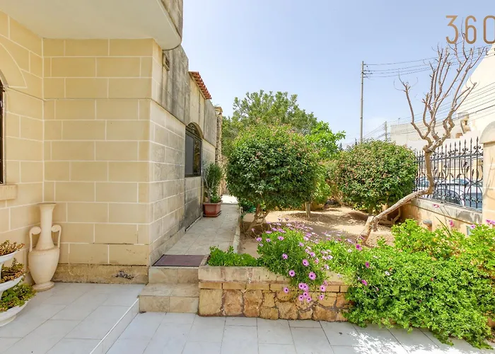 Spacious 4br With Private Pool, Parking & Bbq By 360 Estates * Attard