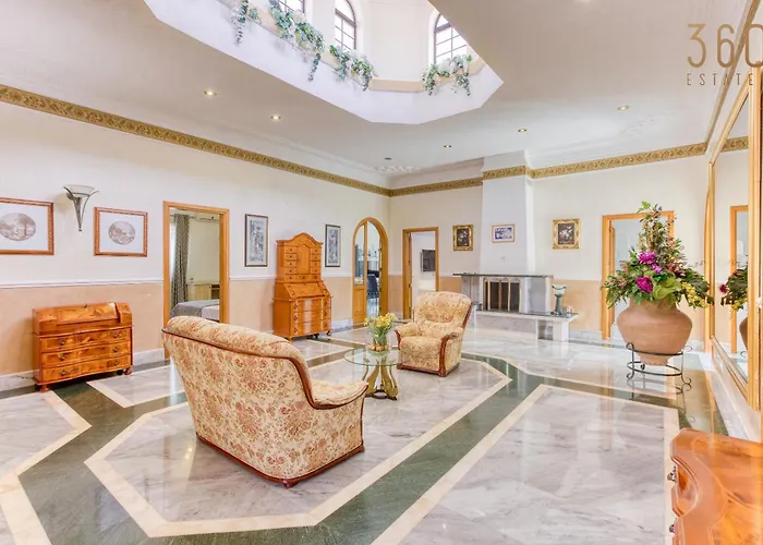 Spacious 4br With Private Pool, Parking & Bbq By 360 Estates Villa