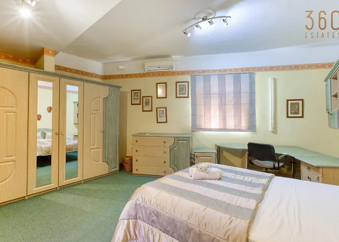 Villa Spacious 4br With Private Pool, Parking & Bbq By 360 Estates