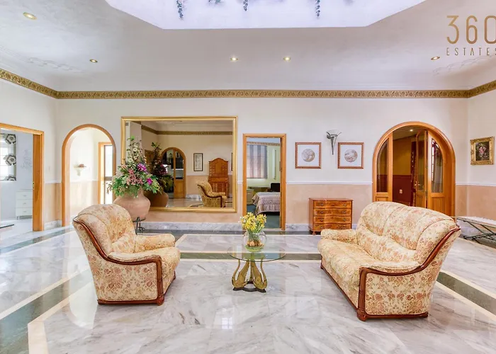 Spacious 4br With Private Pool, Parking & Bbq By 360 Estates